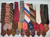 28 Vintage Men's Ties