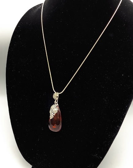 20" Sterling Chain W/ Amber Pendant (0.37 Ozt Total Weight)