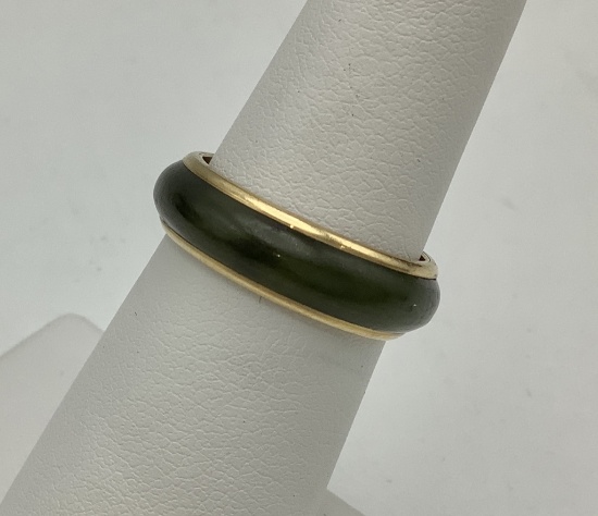 14kt Jade Band Ring - Size 6 (3.0g Total Weight)