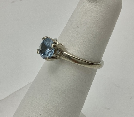 10kt Blue Topaz Ring - Size 4¼ (2.1g Total Weight)