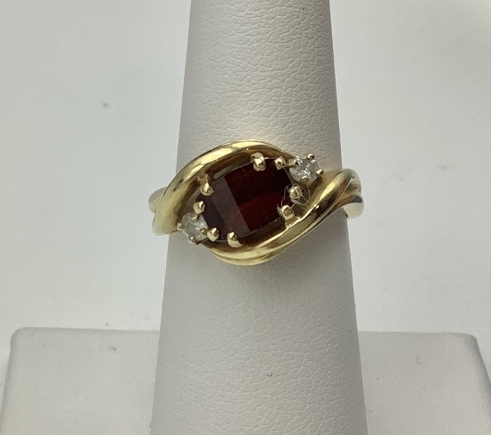 14kt Garnet/Diamond Ring - Size 6¼ (5.8g Total Weight)