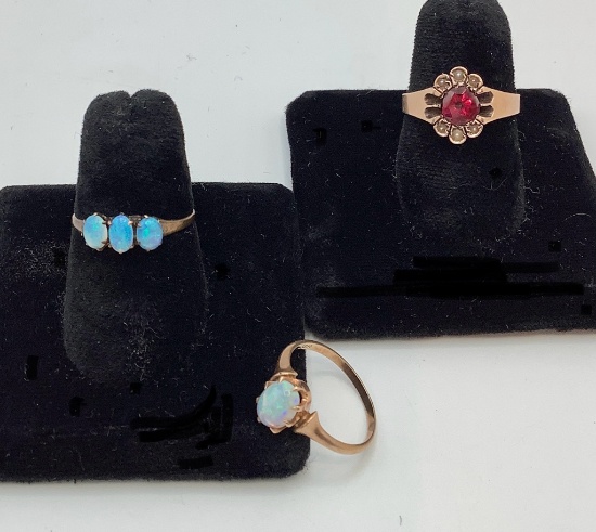 10kt Tested (unmarked) Red Stone Ring - W/ 6 Seed Pearls, Size 6, Total Wei