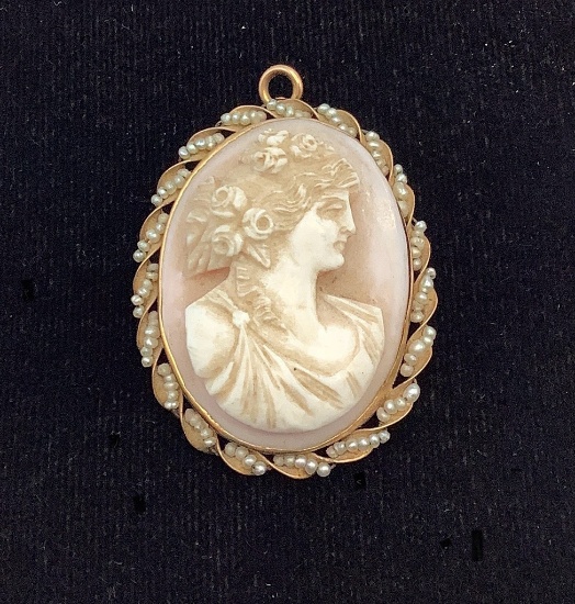 10kt Marked Cameo Pin/Pendant - W/ Seed Pearls, 1½" H, Total Weight 8 G