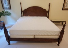 High Quality Mahogany 4-poster King Size Bed - Complete, 81"x87"x63½" - LOC
