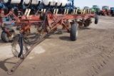 International 700 Automatic 7-bottom pull-type plow