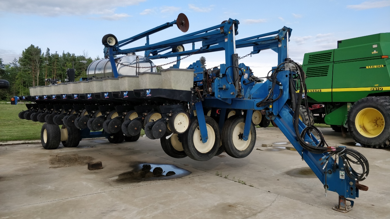 Kinze 2700 Planter, 24-row | Proxibid
