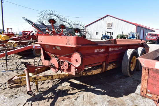 New Holland 680 Manure Spreader