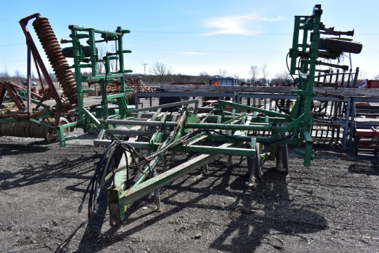 John Deere 25' Field Cultivator