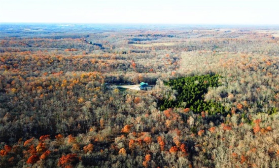 7 Bedroom Lodge on 333 Acres Auction