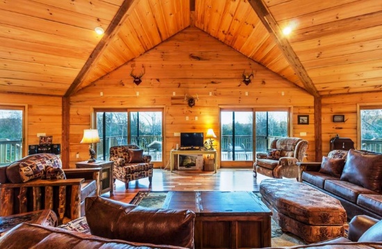 5 Bedroom Ranch Lodge & 112 Acres (Price Per Acre)