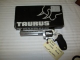 Taurus Tracker .17 HMR revolver ser. wG133491