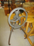 FW Cast Iron Corn Grinder w/legs (rare maker)