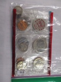 Misc. U.S. coins 1968 Mint set P only (note the proof set) 1971 Mint set D only, 1945 S silver warti