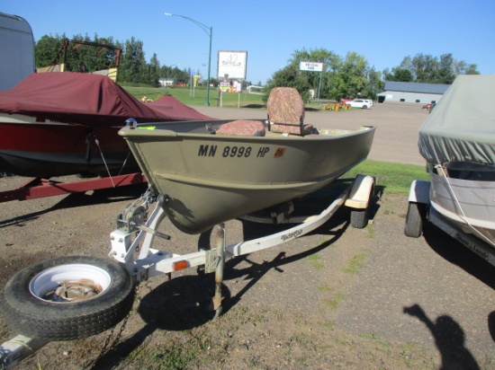 1999 Rare Lund Laker 16’ boat, factory camo