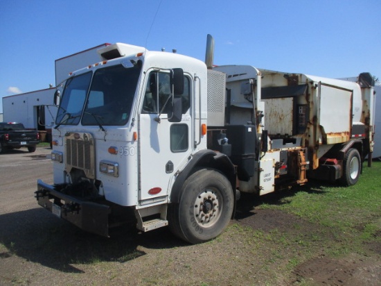2013 Peterbilt model PB320