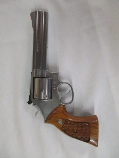 Smith & Wesson model 686-3 stainless .357 mag revolver ser. BNN6540