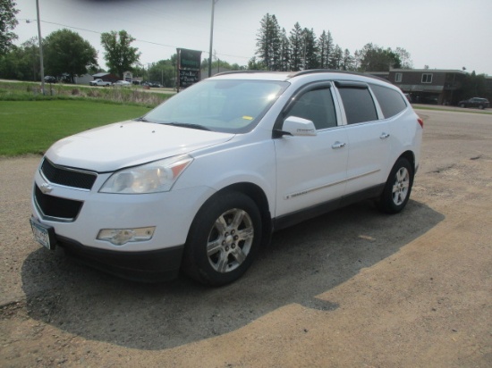 2009 Chevy Traverse LT, 4 door 159,000 miles, clean car