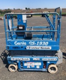 1999 Genie GS-1930 Lift