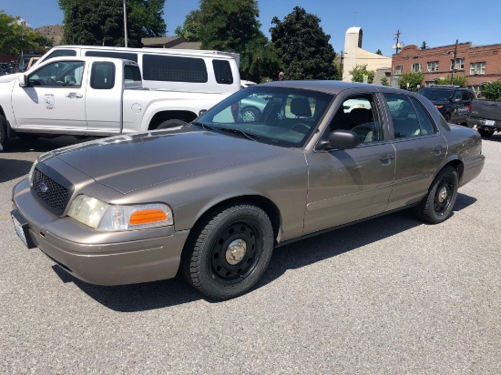 #P114 2006 Ford Crown Vic Police Interceptor