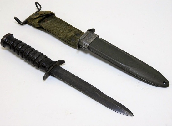 WWII U.S. Army M3 Combat Fighting Knife by Case paratrooper