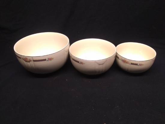 Hall's Porcelain Graduated Mixing Bowl Set