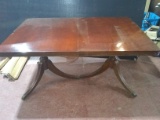 Antique Mahogany Duncan Phyfe Table w/ 2 Leaves & Pads