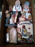 Assorted Painted Novelty Country Items