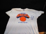 New York Knicks T-Shirt signed by W. Reed