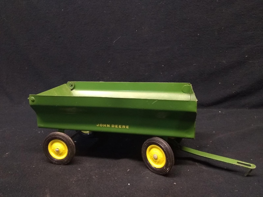 vintage john deere toy wagon