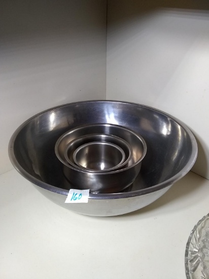 Collection of 4 Graduated Stainless Steel Mixing Bowls