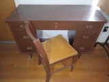 Vintage Mahogany Knee Hole Desk with Cahir