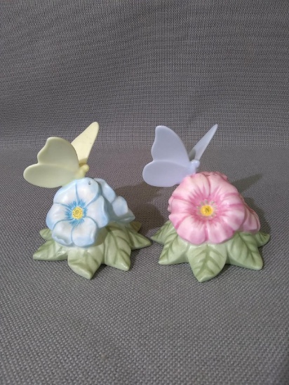 Pair Lenox Butterfly S&P Shakers