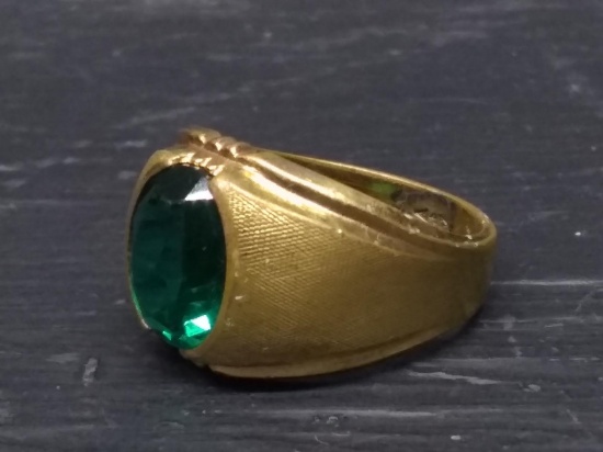 Gold Tone Ring w/ Faceted Cut Emerald Stone
