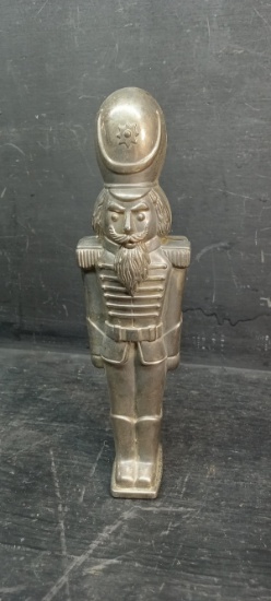 Metal Solider Nut Cracker