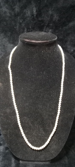 Costume Jewelry- Pearl Necklace
