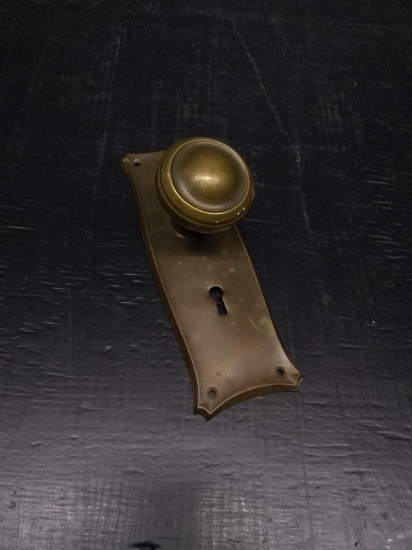 Antique Brass Door Knob with Backplate (Closet)