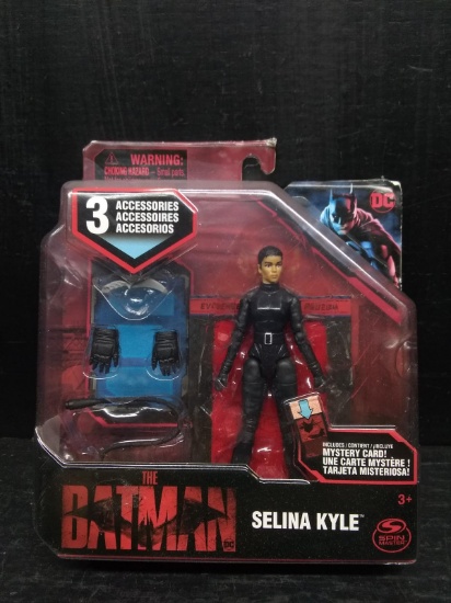 Batman Collector Figure-Selina Kyle-NEW