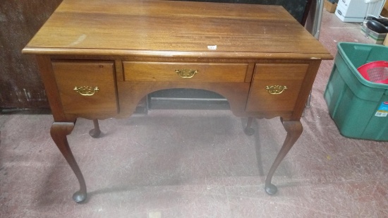Antique Mahogany Queen Anne Lowboy
