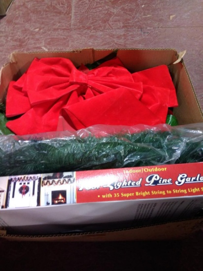 BL-Christmas Wreath, Swags, Lights