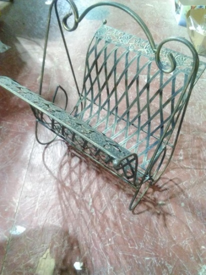 BL-Metal Storage Rack-Magazine, Wood, Yarn
