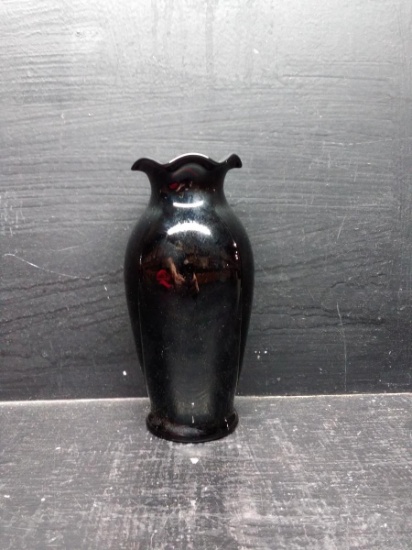 Black Amethyst-Fluted Rim Vase