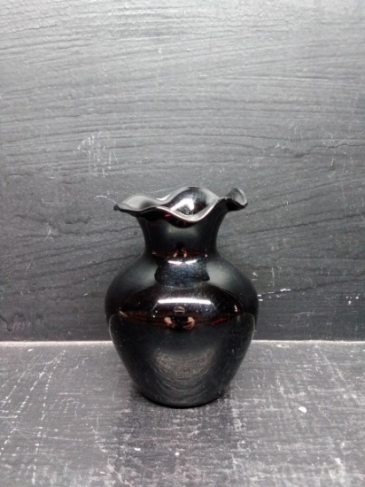 Black Amethyst-Fluted Rim Vase