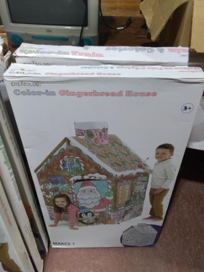 Creatology Color-In-Gingerbread House