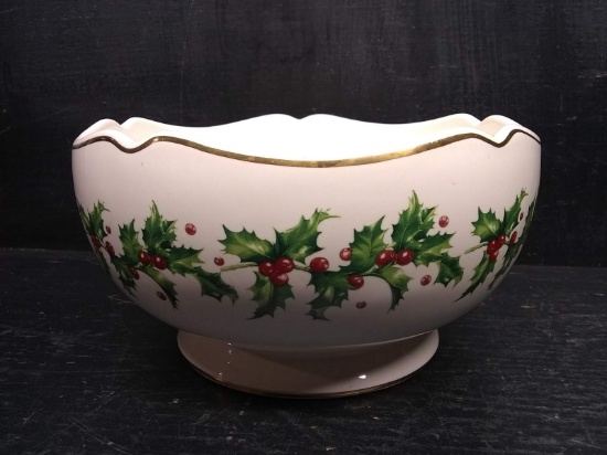 Lenox Holly and Ivy Bowl