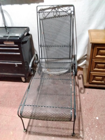 Metal Mesh Patio Lounge Chair