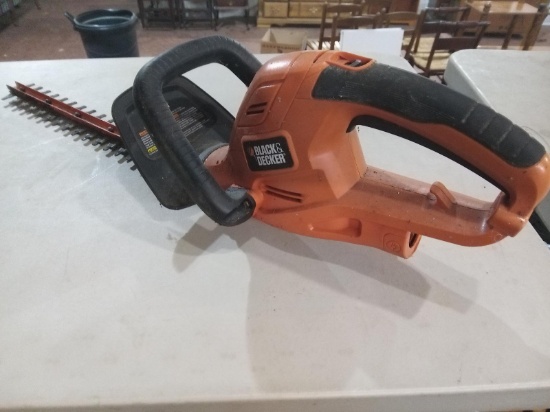 BL-Black and Decker Electric Trimmer
