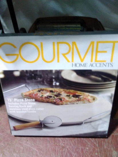 BL-Gourmet Home Accents Pizza Stone-NIB