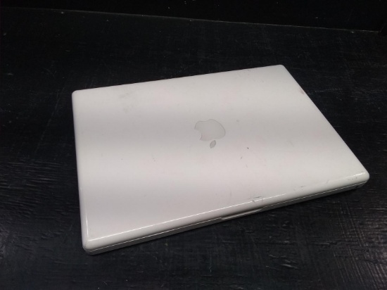 Apple MAC Laptop