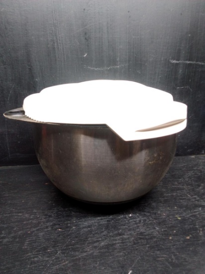 Pampered Chef Large Mixing Bowl