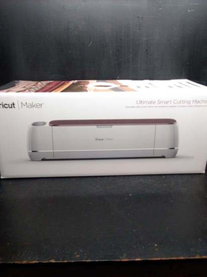 NEW Cricut Maker Machine and Cricut Vinyl Rolls